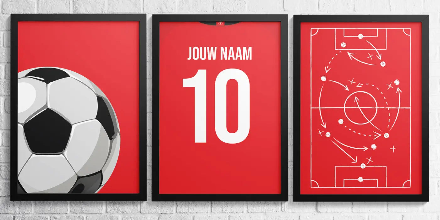 Roodomlijnde voetbalmuurdecoratie met zwart-witte voetbal, aanpasbaar shirt nummer 10 en tactisch veldschema uit almere posterset