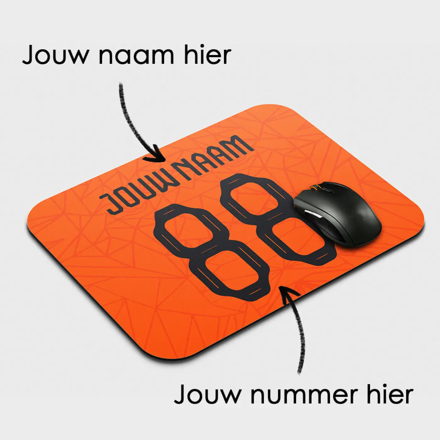 Oranje nederland voetbal muismat met geometrisch patroon en zwarte tekstvakken voor personalisatie