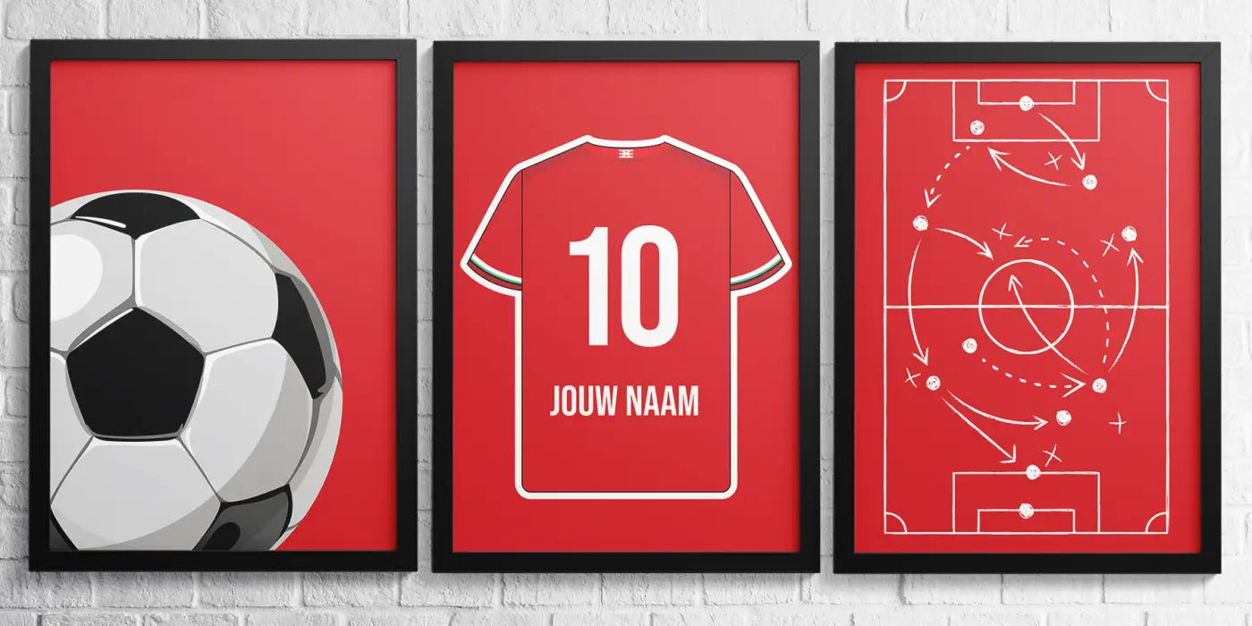 Roodgeramd voetbalkunstwerk met zwartwit klassieke voetbal, aanpasbaar shirt nummer 10 en tactisch velddiagram uit star collectie